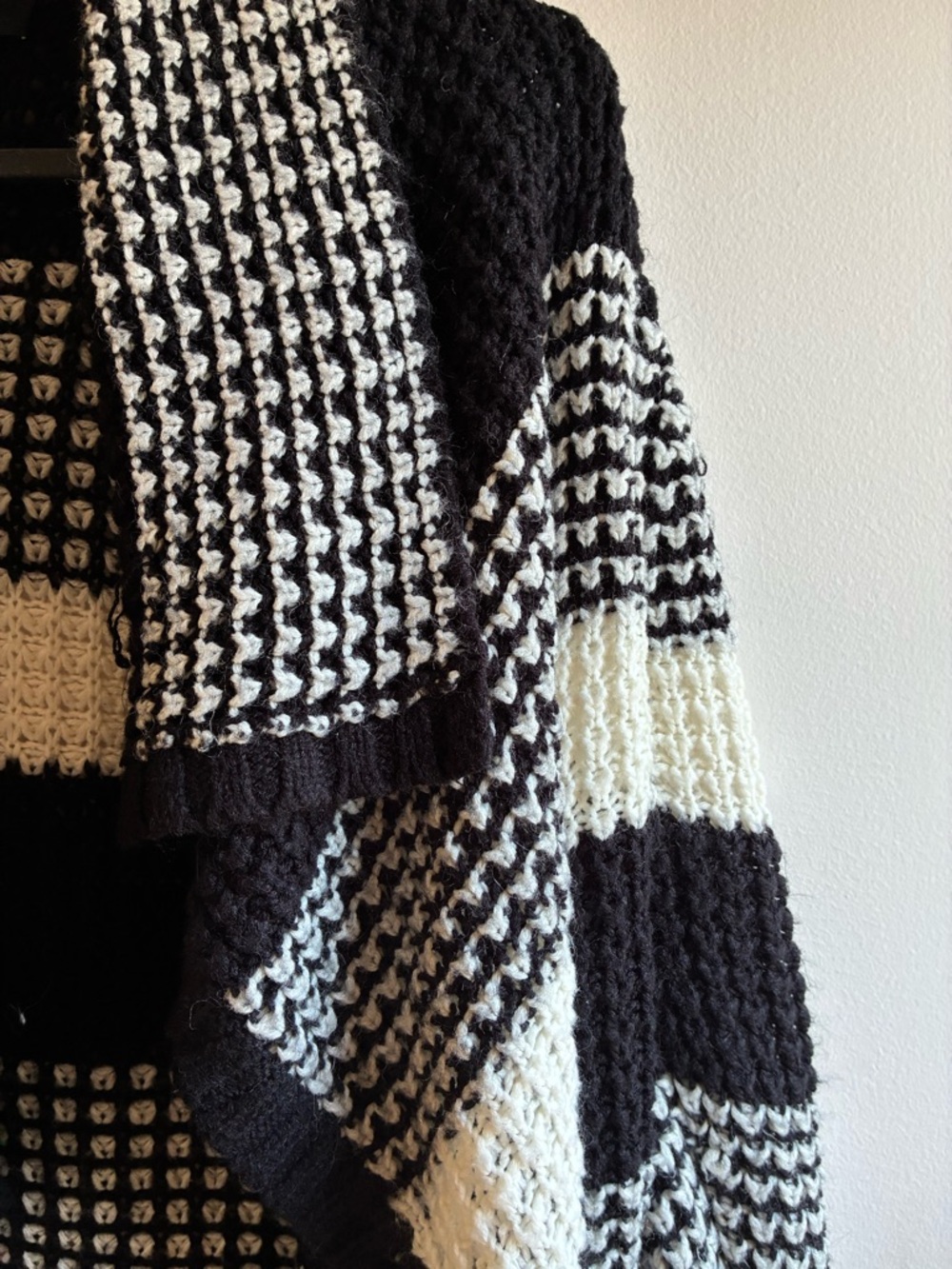 Black & White Open-Front Women's Sweater Cardigan - Picture 4 of 5